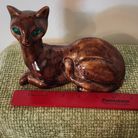 Vintage Mid Century Ceramic Siamese Cat Figurine Green Eyes Brown Glaze 6" - Picture 2 of 9